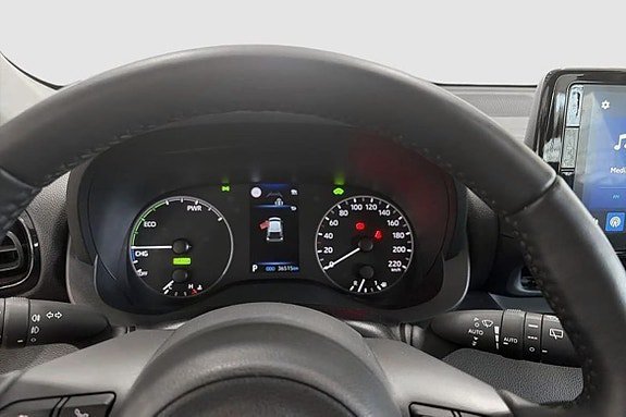 Vehicle Image 12