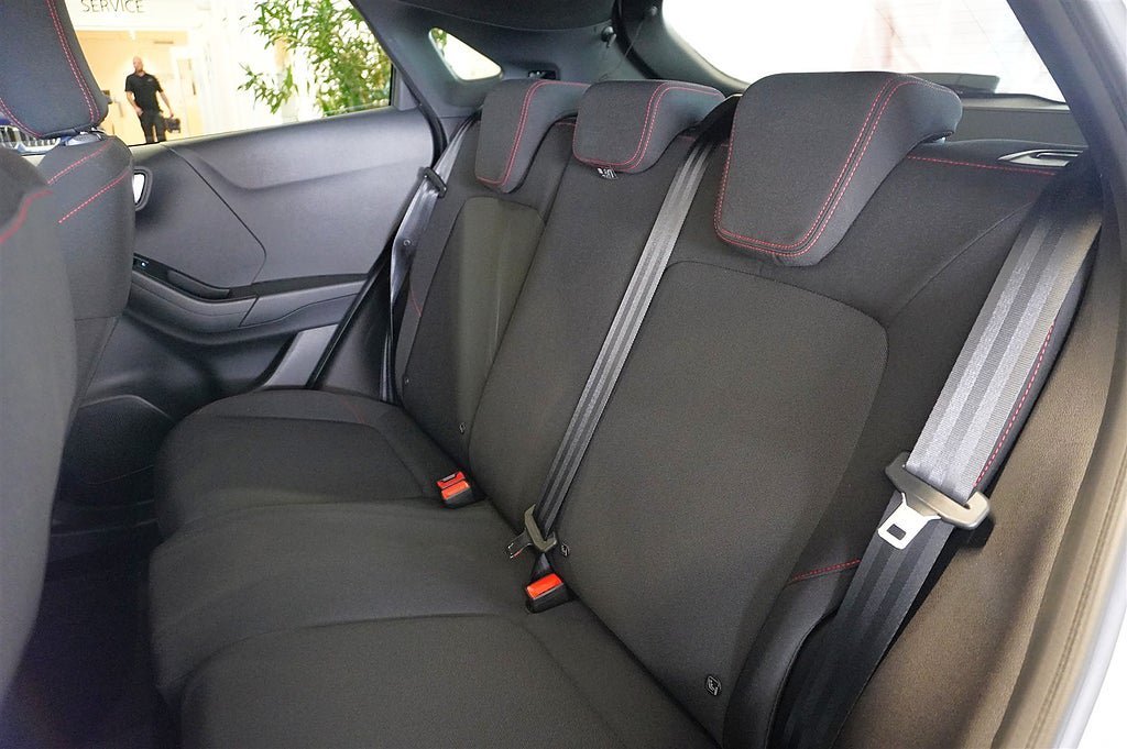Vehicle Image 15