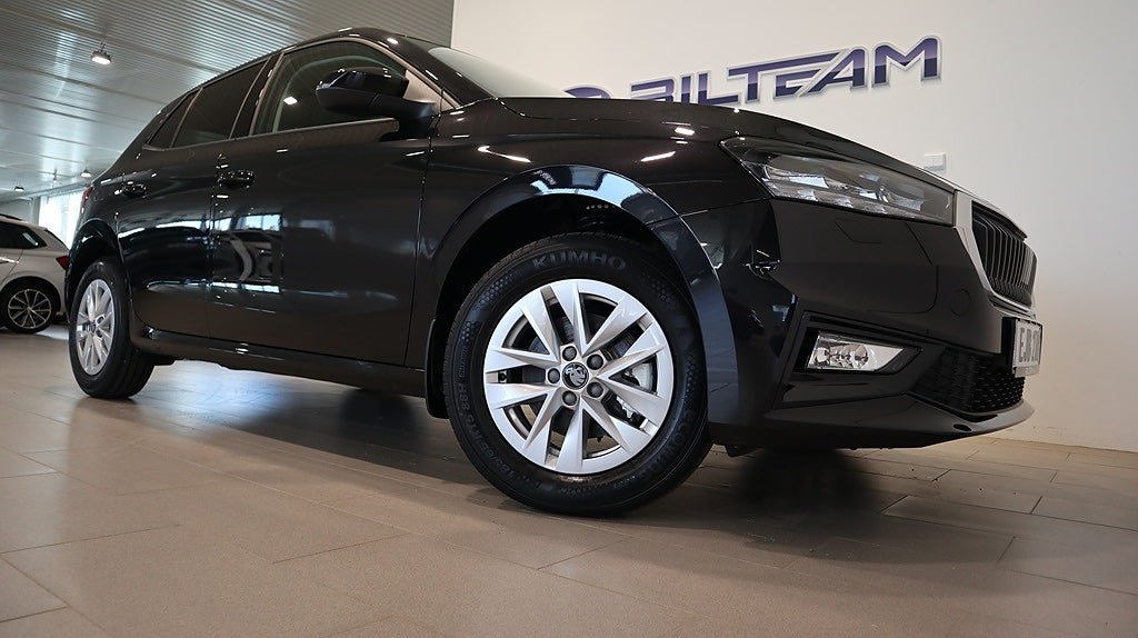 Vehicle Image 16