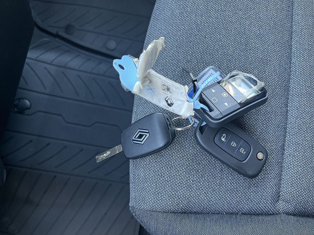 Vehicle Image 12