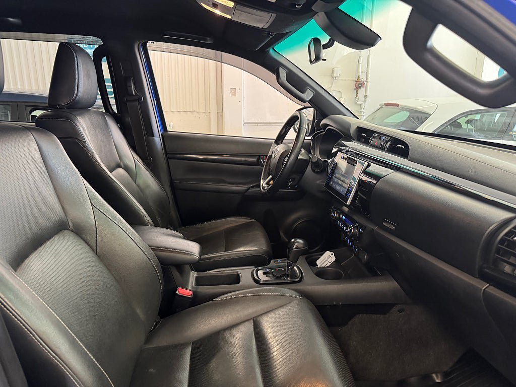 Vehicle Image 19