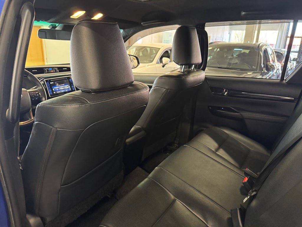 Vehicle Image 21