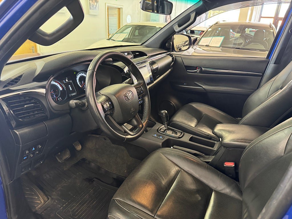 Vehicle Image 22