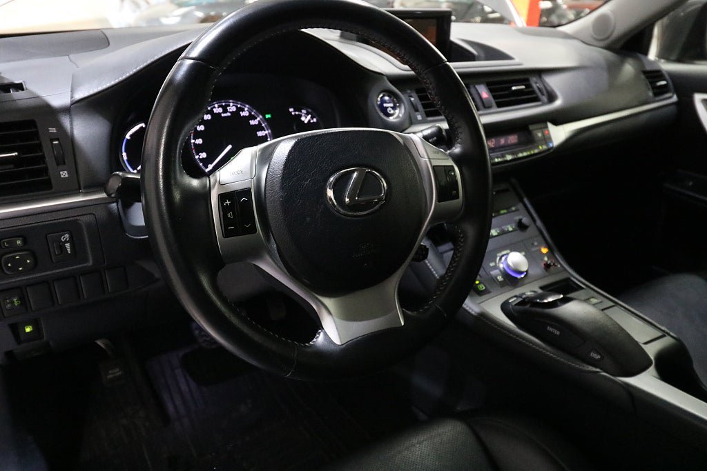 Vehicle Image 7