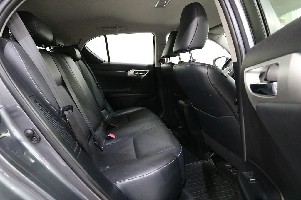 Vehicle Image 15