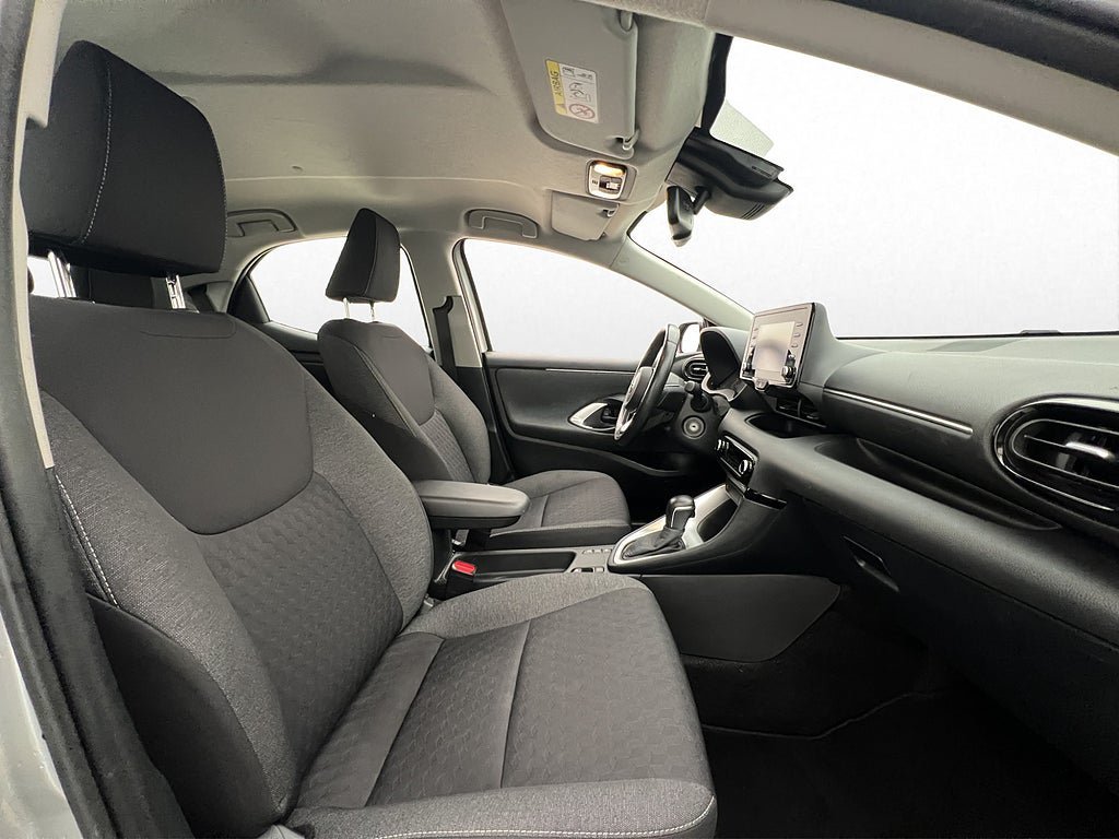 Vehicle Image 10