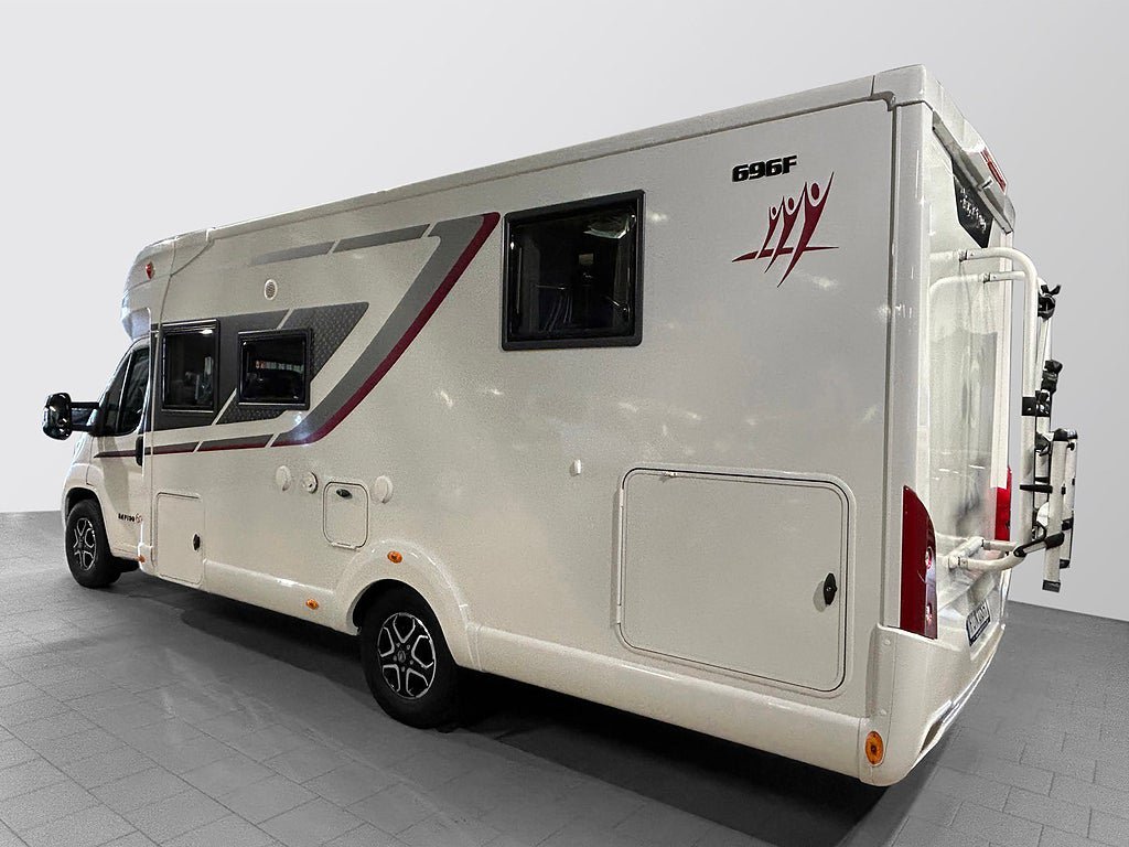 Vehicle Image 32
