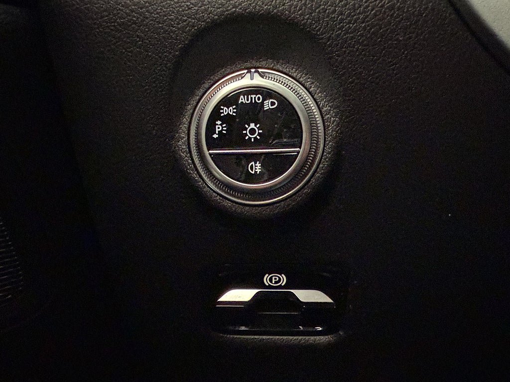 Vehicle Image 27