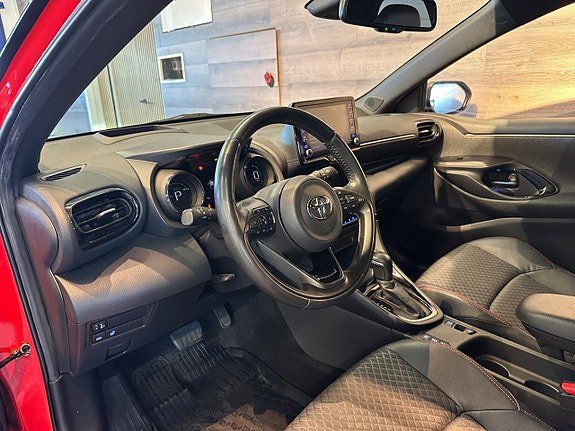 Vehicle Image 8