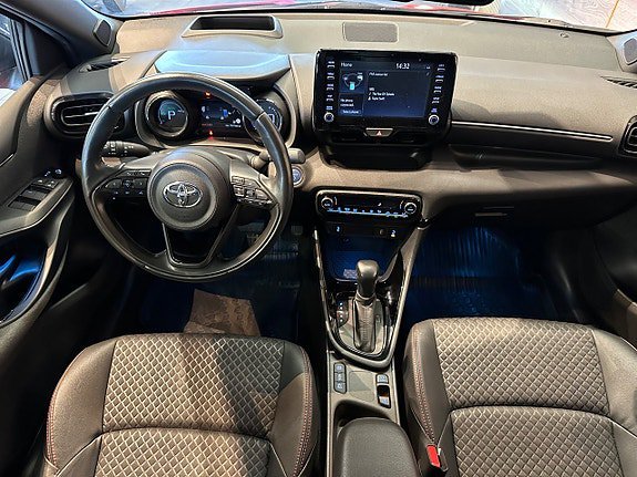 Vehicle Image 11