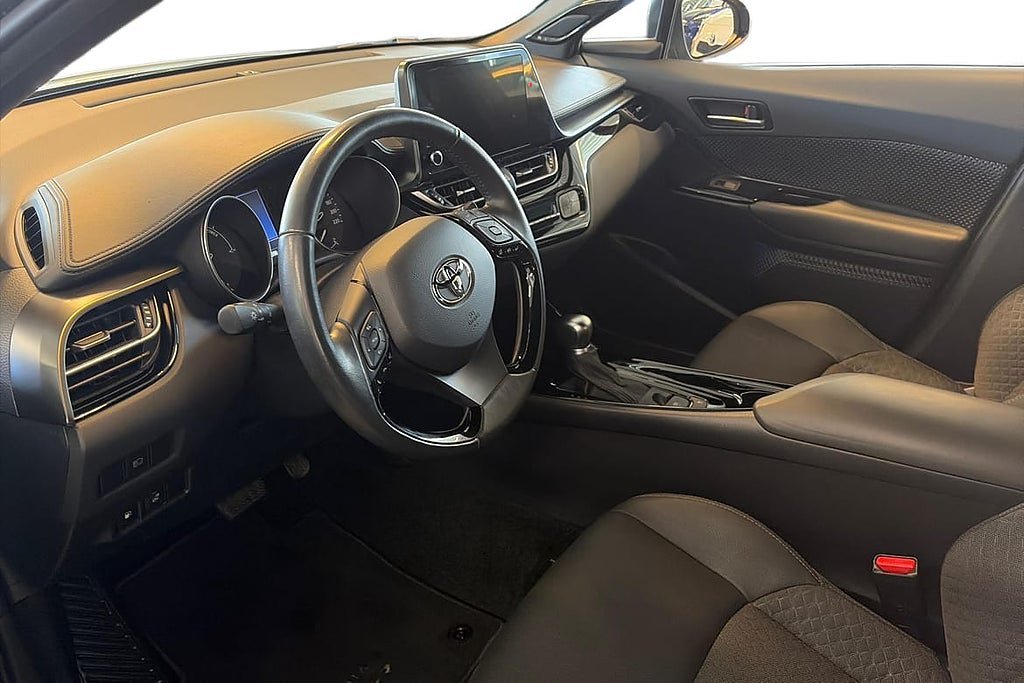 Vehicle Image 11