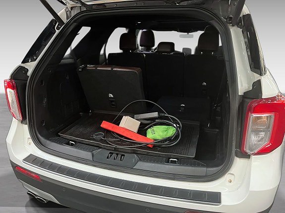 Vehicle Image 25