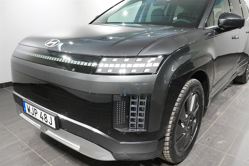 Vehicle Image 11