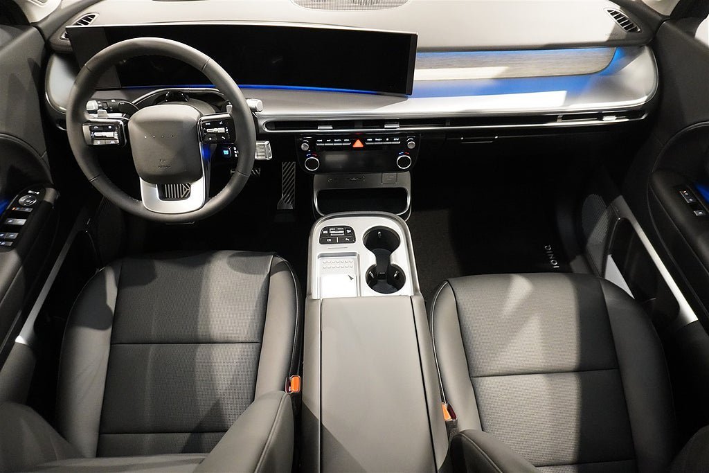 Vehicle Image 16