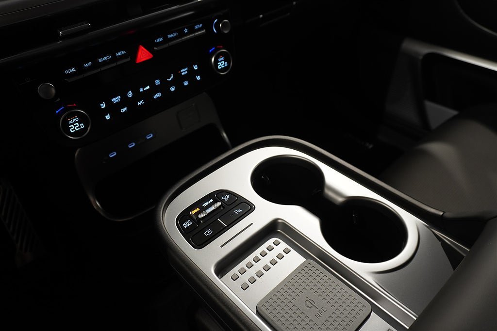 Vehicle Image 24
