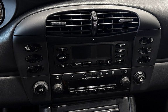 Vehicle Image 28