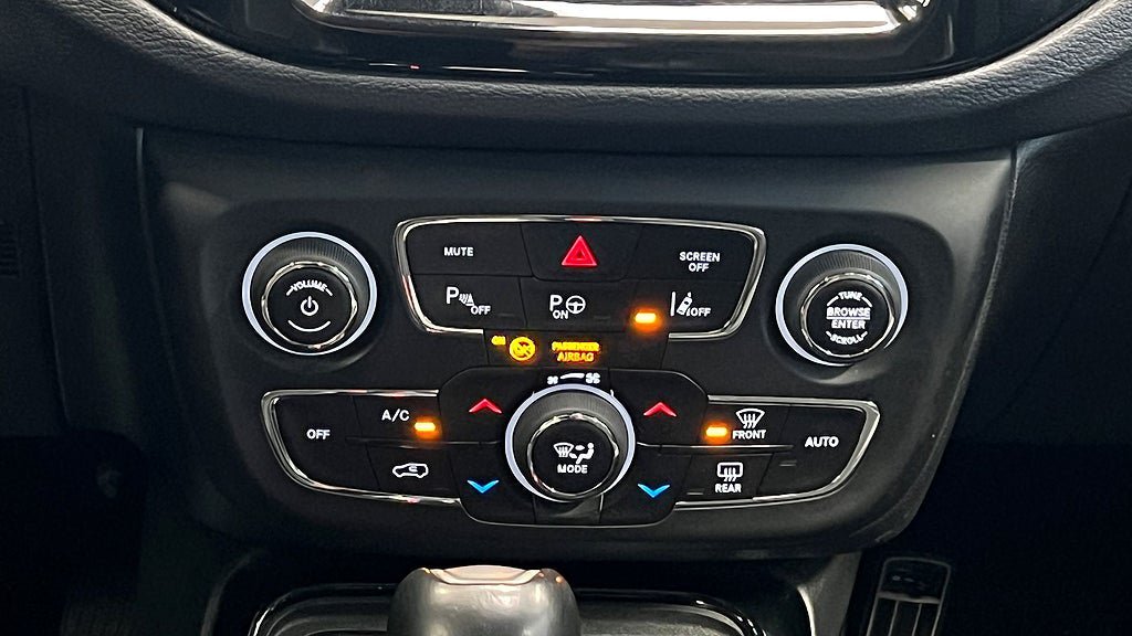 Vehicle Image 22