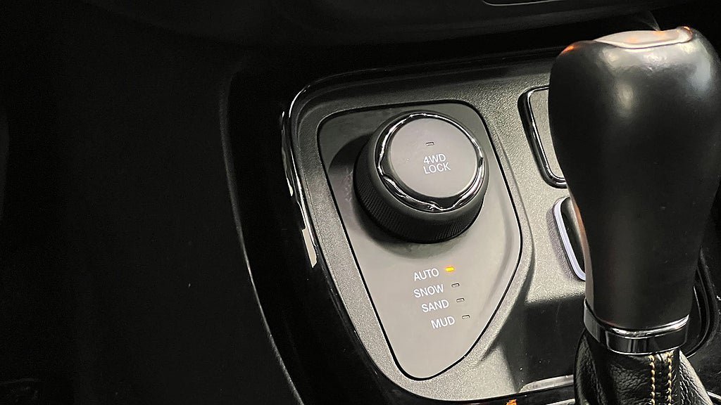 Vehicle Image 23