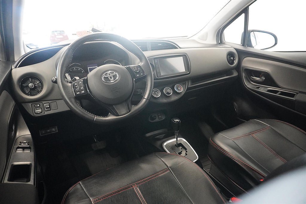 Vehicle Image 9