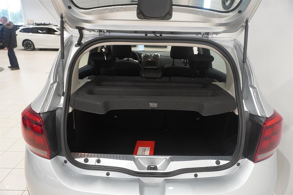 Vehicle Image 11