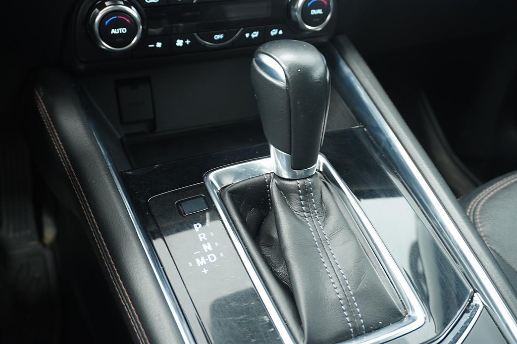 Vehicle Image 12