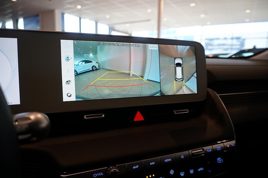 Vehicle Image 11