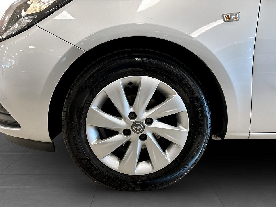 Vehicle Image 14