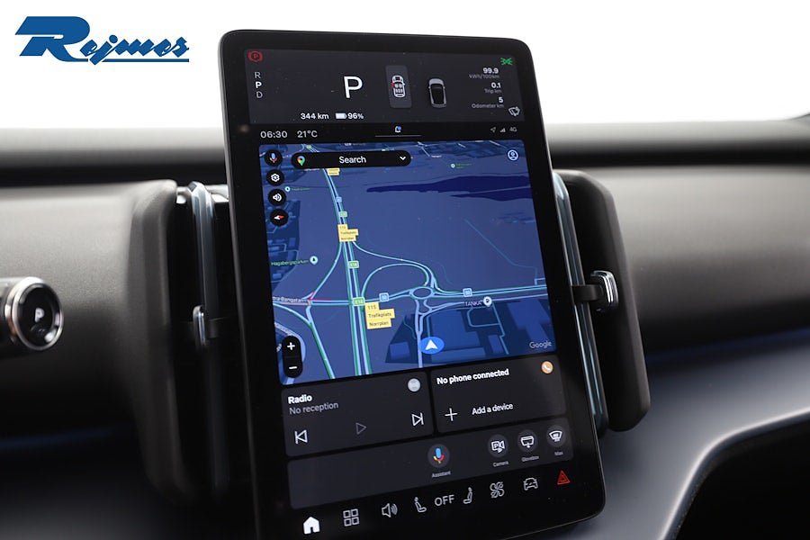 Vehicle Image 12