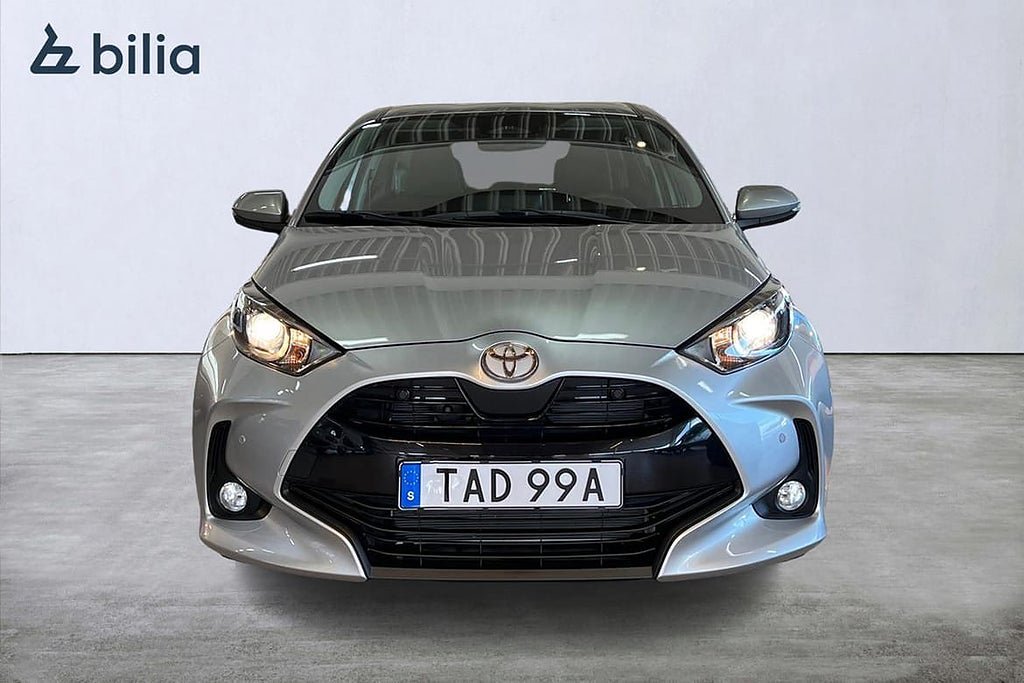 Vehicle Image 5