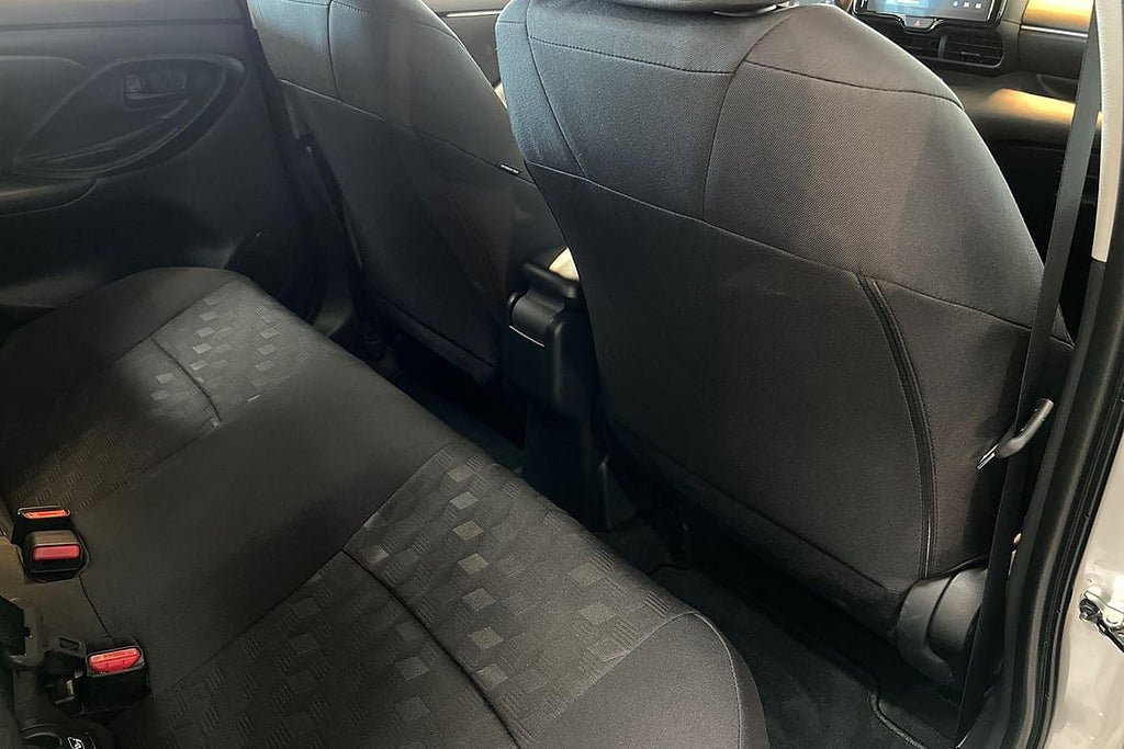 Vehicle Image 7
