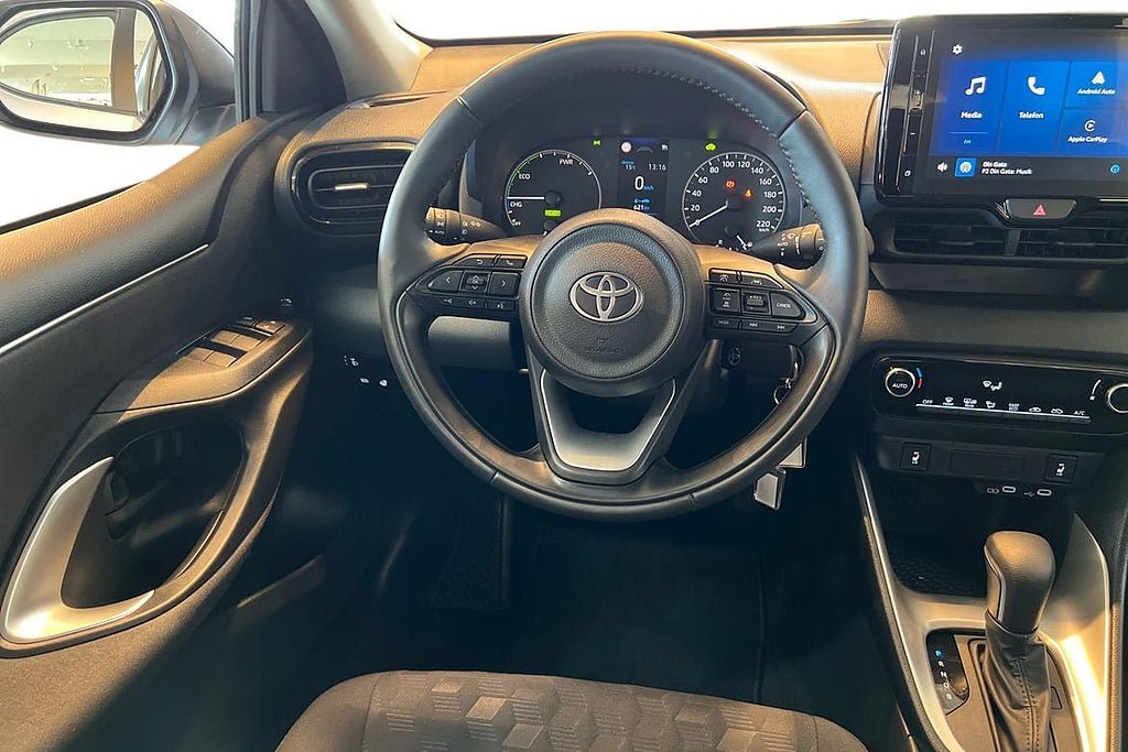 Vehicle Image 9