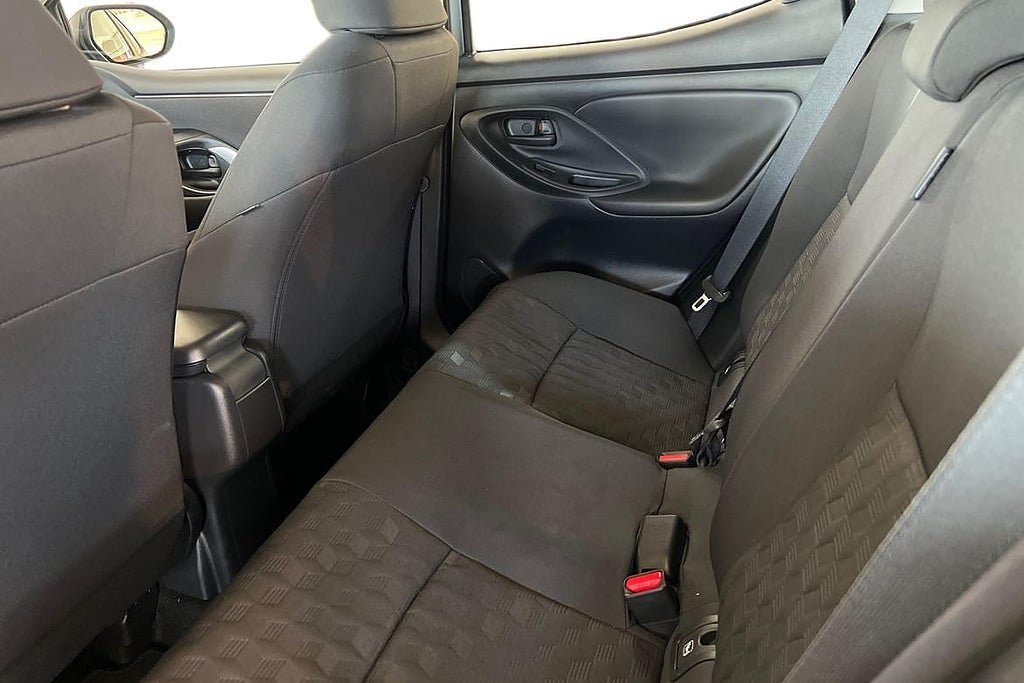 Vehicle Image 11