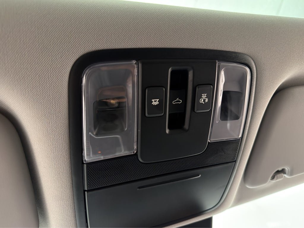 Vehicle Image 37