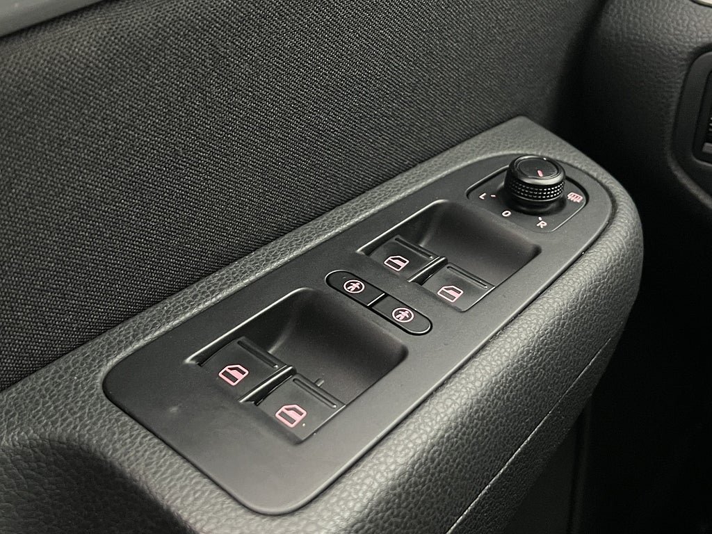 Vehicle Image 28