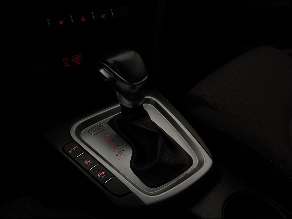 Vehicle Image 25