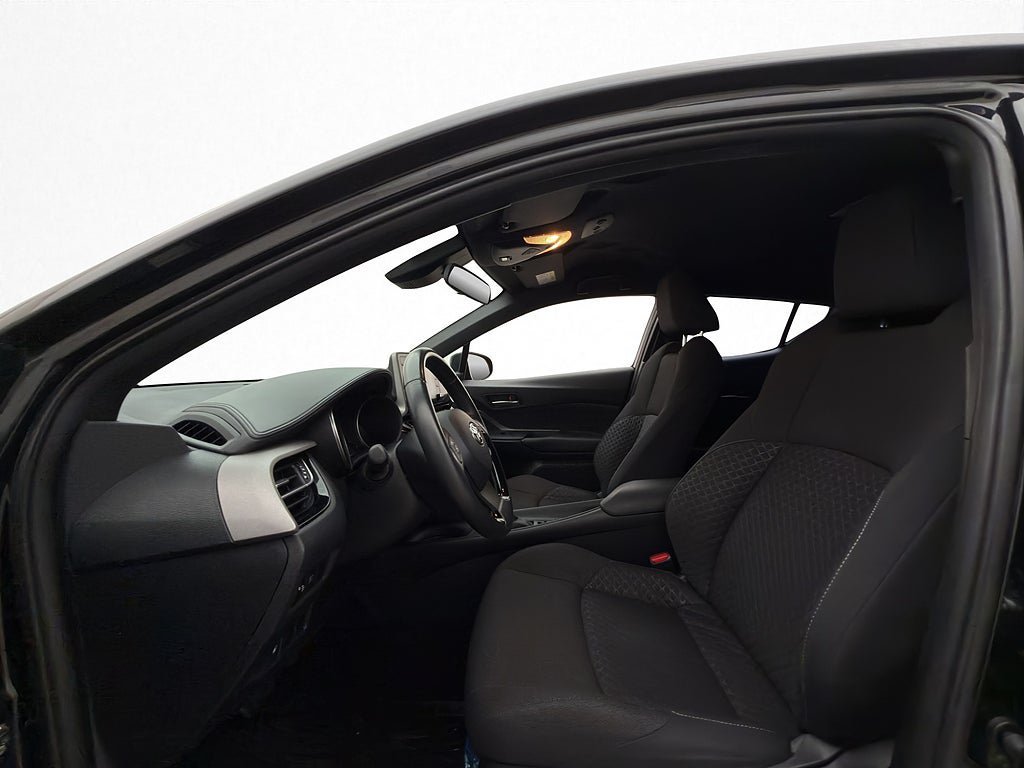 Vehicle Image 11