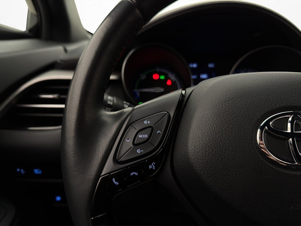 Vehicle Image 14