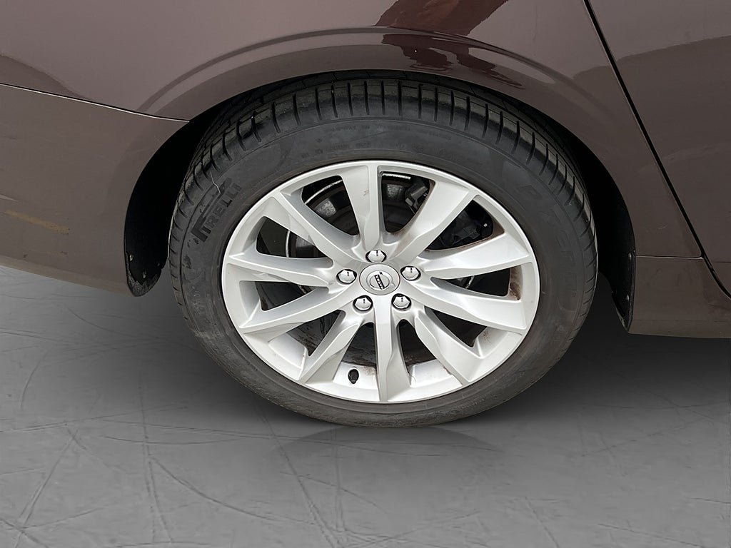 Vehicle Image 32