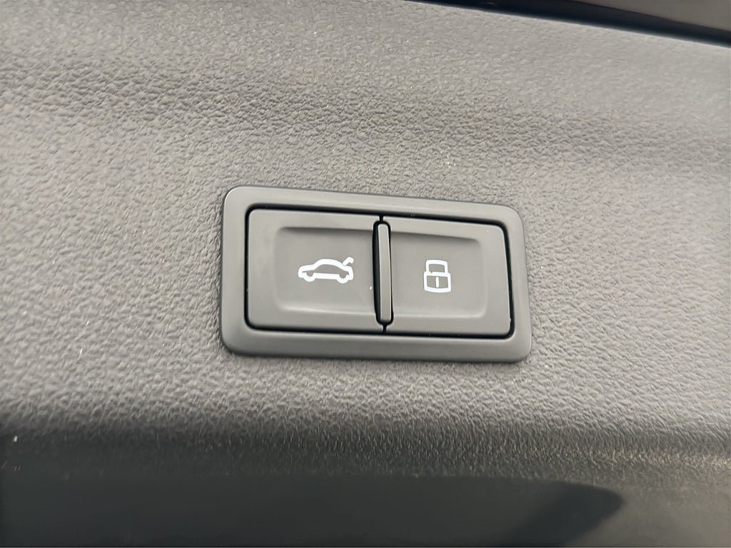 Vehicle Image 29