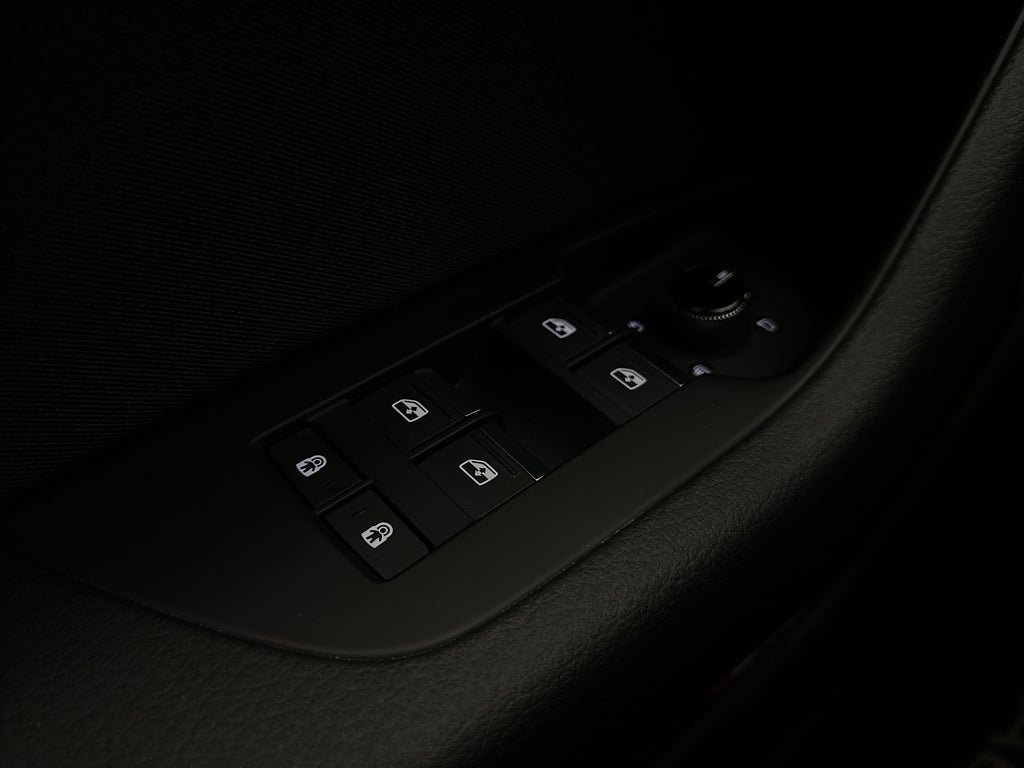 Vehicle Image 33