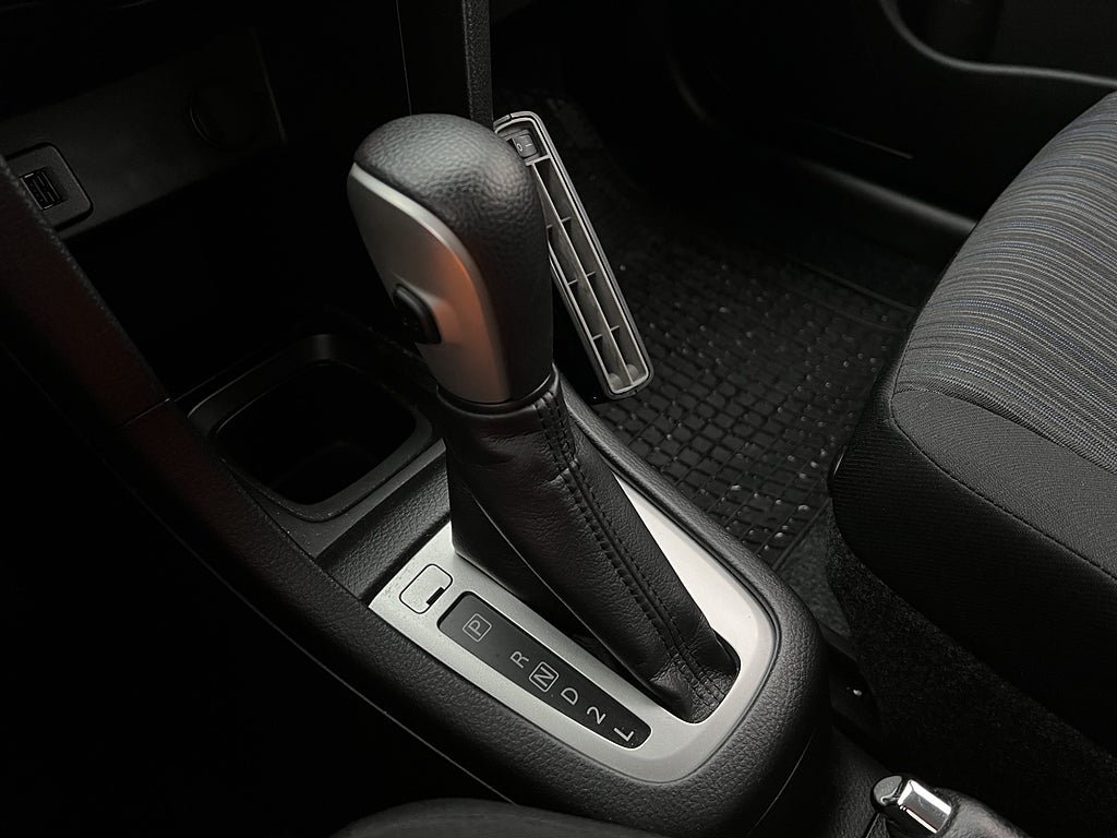 Vehicle Image 17