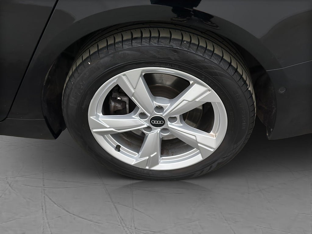 Vehicle Image 35