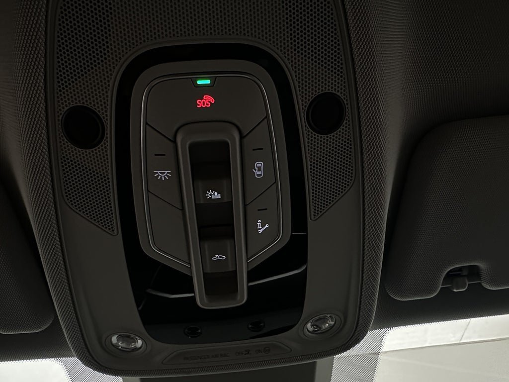 Vehicle Image 36
