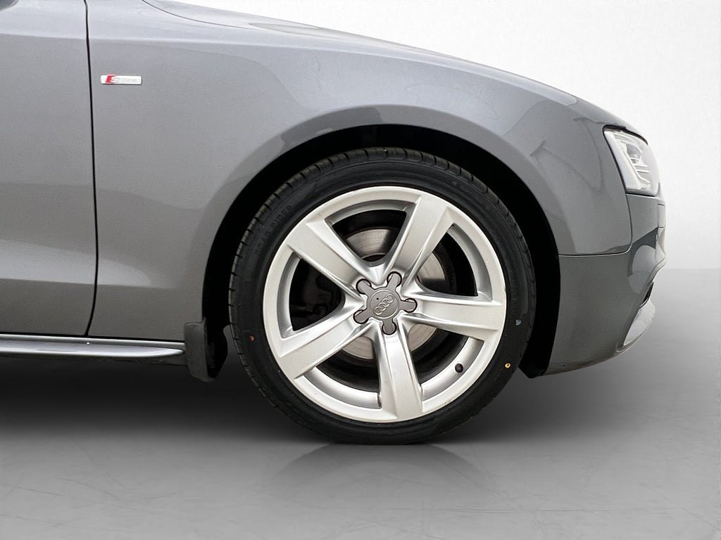 Vehicle Image 30