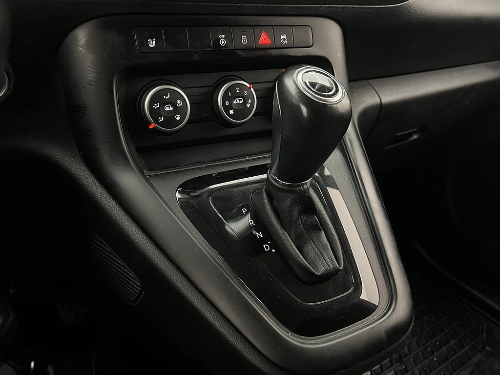 Vehicle Image 26