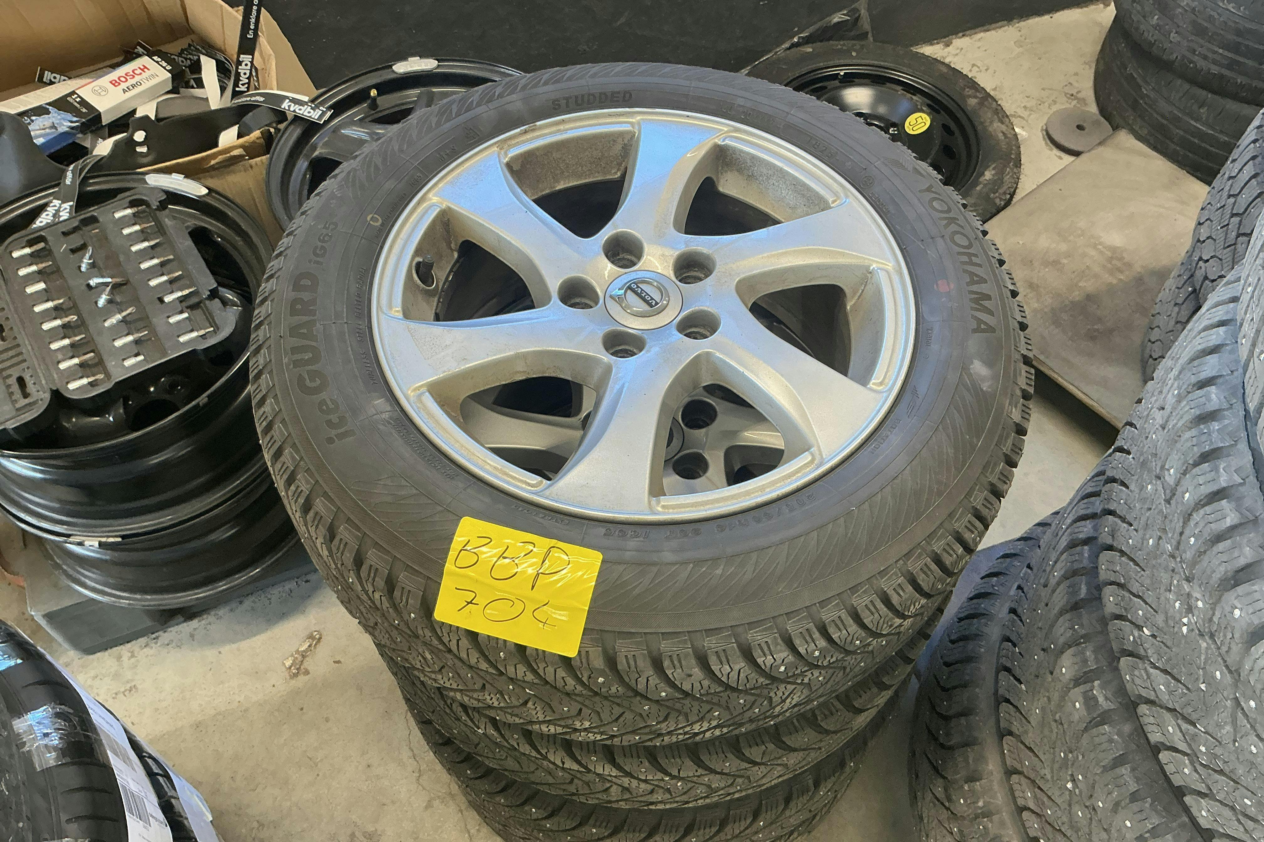 Vehicle Image 15