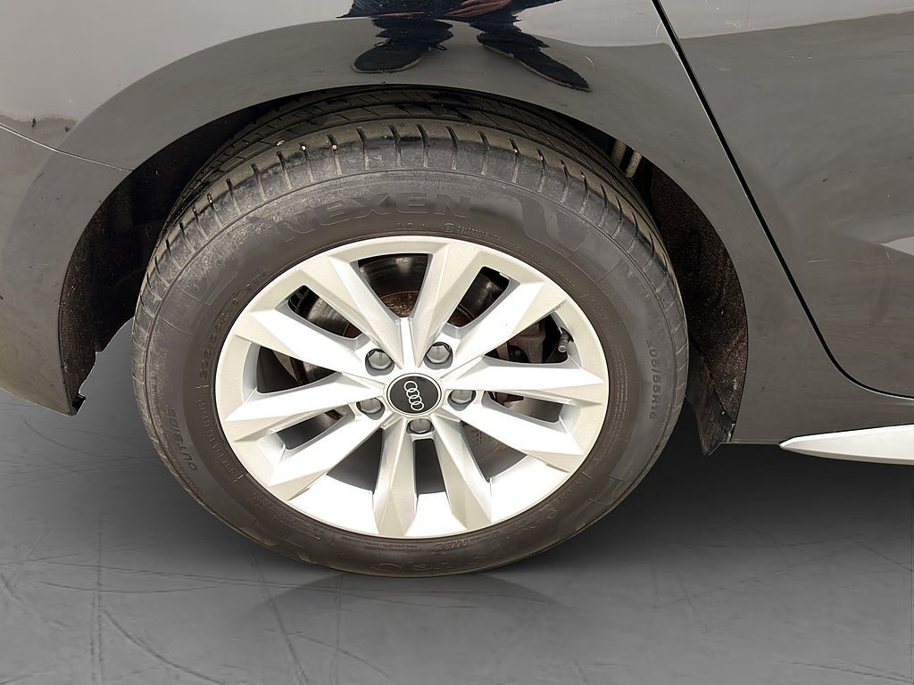 Vehicle Image 30
