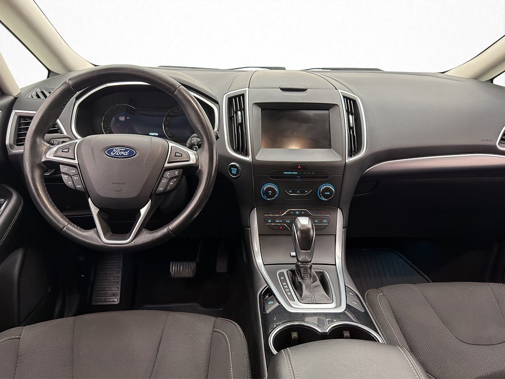 Vehicle Image 25