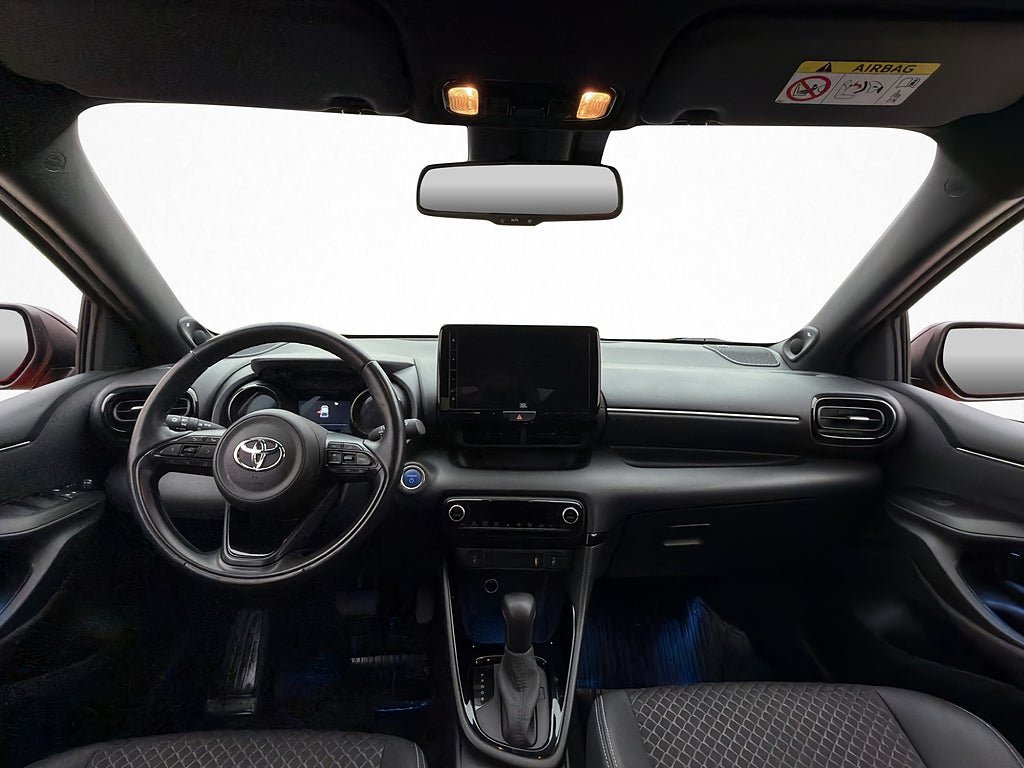 Vehicle Image 12
