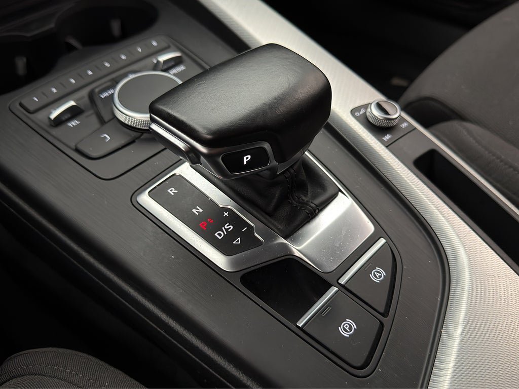 Vehicle Image 22
